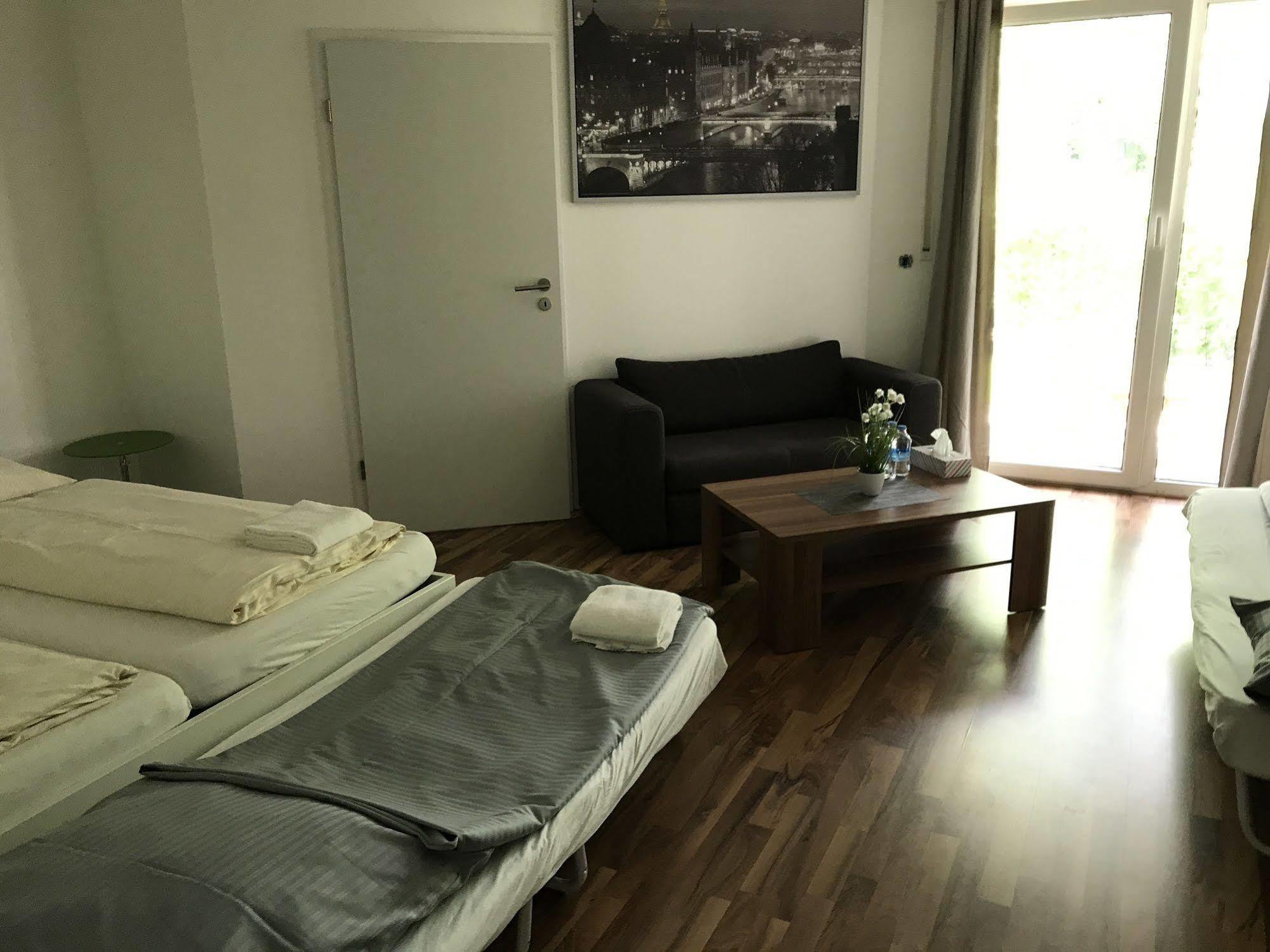 Kn Kahtan Boarding House Apartment Munich