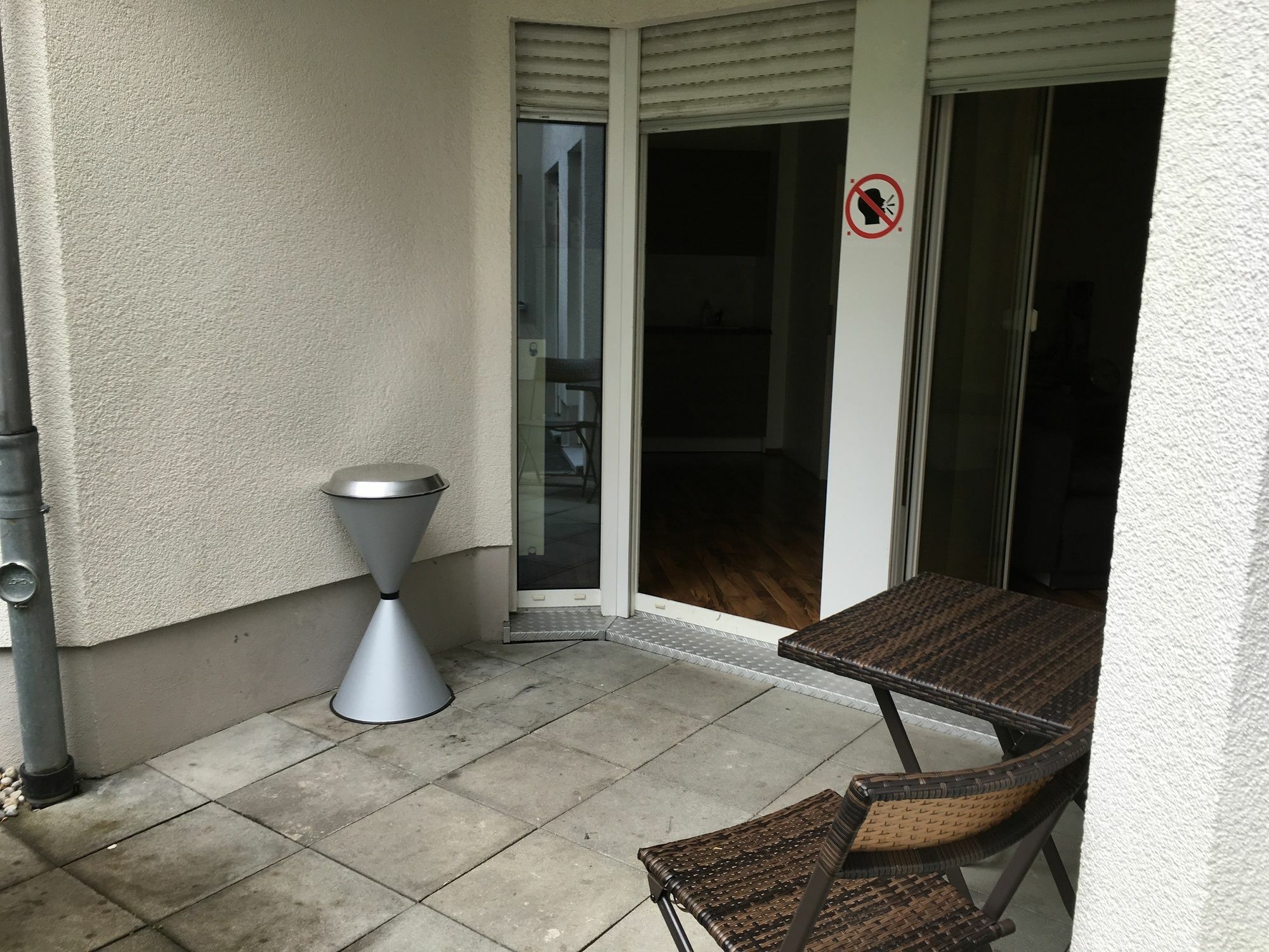 Kn Kahtan Boarding House Munich
